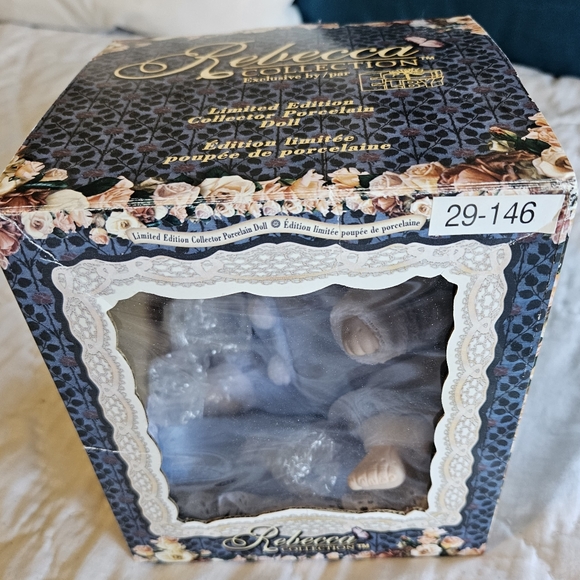 Rare Musical Porcelain Doll - Picture 5 of 9